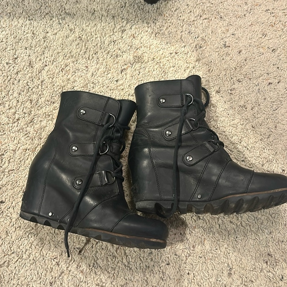 Sorrel women’s wedge size 8